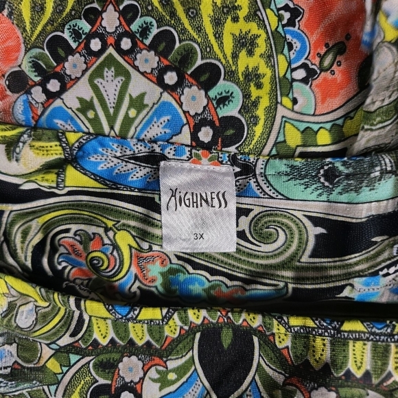3X Tunic Top, Lightweight, Multicolor Paisley Motif - Easy Wear - Picture 3 of 6